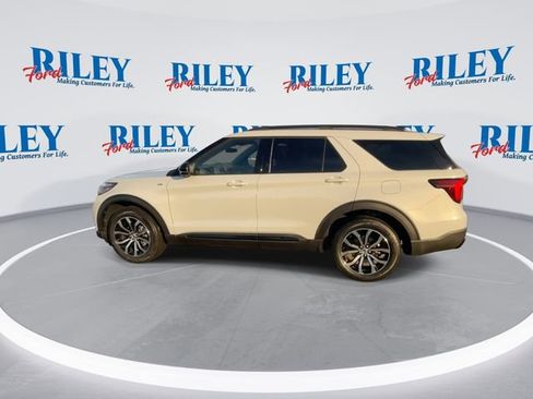 New 2026 Ford Explorer ST-Line image 5