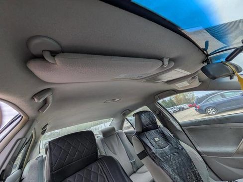 Used 2010 Toyota Camry LE FWD image 31