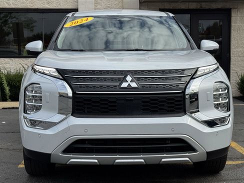 Used 2024 Mitsubishi Outlander SE image 9