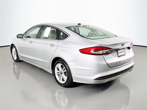 Used 2018 Ford Fusion SE FWD image 9