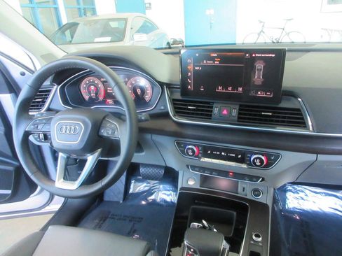 Used 2024 Audi Q5 2.0T Premium Plus w/ Premium Plus Package AWD/4WD image 51