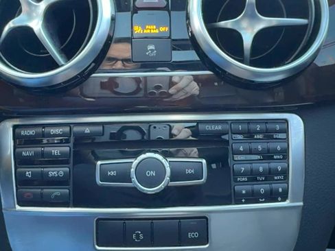 Used 2015 Mercedes-Benz GLK 350 4MATIC image 11
