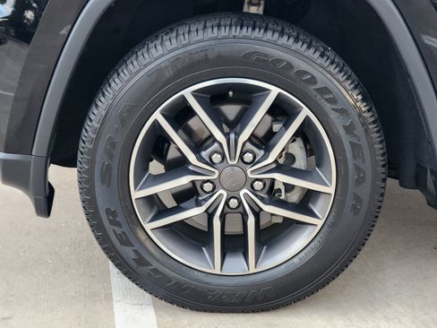 Used 2019 Jeep Grand Cherokee Limited AWD/4WD image 5