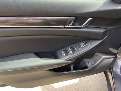Used 2019 Honda Accord Sport image 14