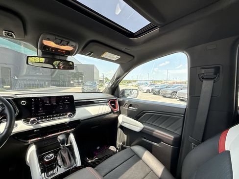 Used 2023 GMC Canyon AT4X AWD/4WD image 11