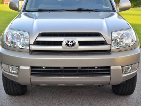 Used 2004 Toyota 4Runner Limited AWD/4WD image 9