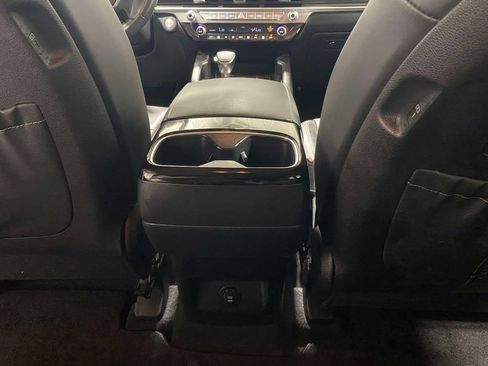 Used 2024 Kia Telluride LX AWD/4WD image 14