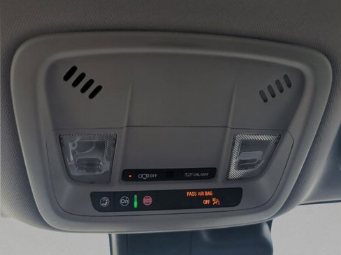 Used 2025 Chevrolet Malibu LT FWD image 12