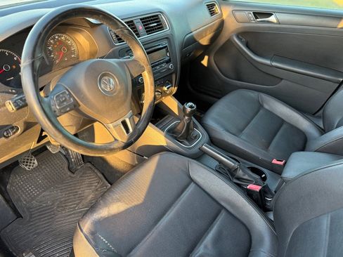 Used 2011 Volkswagen Jetta SE image 9