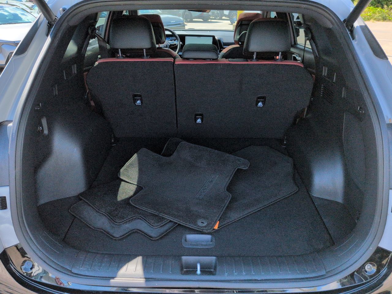 Used 2023 Kia Sportage SX FWD image 13