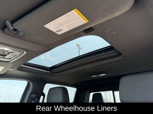 Used 2024 GMC Sierra 1500 AT4 w/ Technology Package AWD/4WD image 33