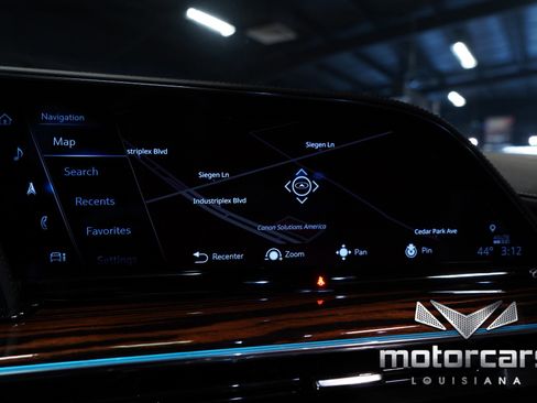 Used 2022 Cadillac Escalade Premium Luxury image 39