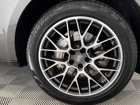 Used 2018 Porsche Macan S AWD/4WD image 23