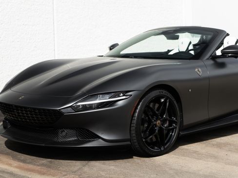 Used 2025 Ferrari Roma Spider image 33