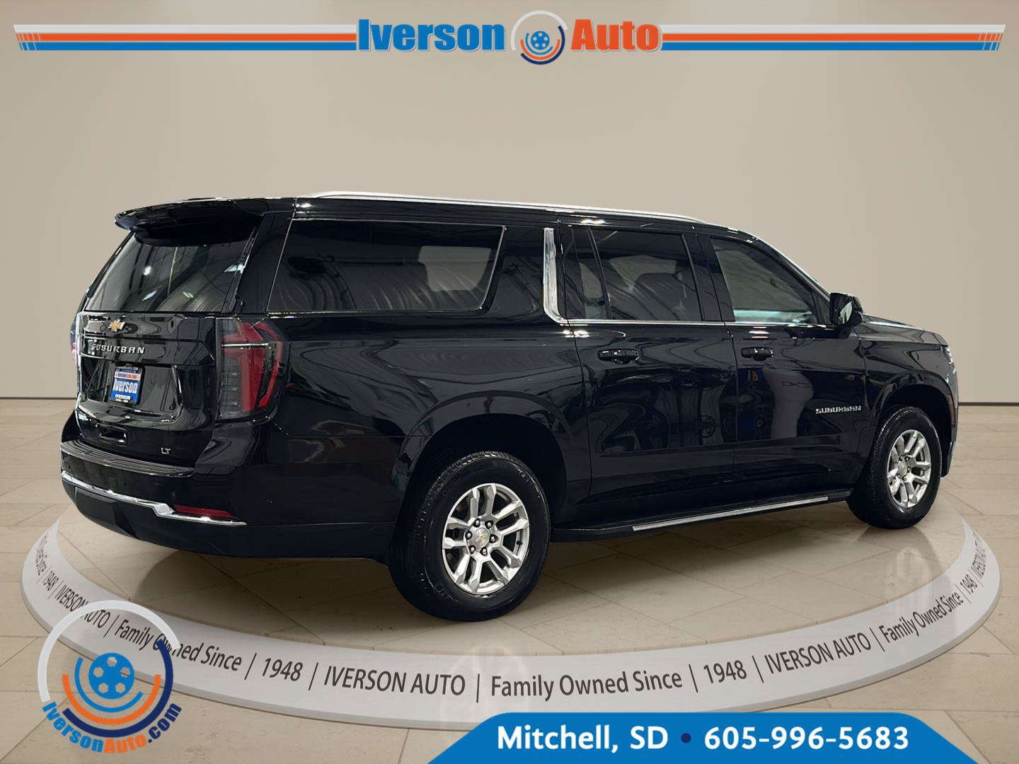 Used 2025 Chevrolet Suburban LT AWD/4WD image 7