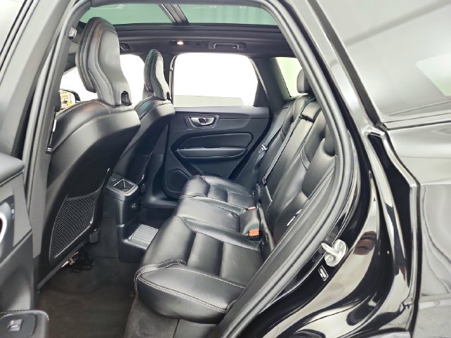 Used 2024 Volvo XC60 T8 Ultimate w/ Climate Package AWD/4WD image 45