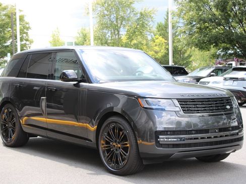 New 2026 Land Rover Range Rover Long Wheelbase SE AWD/4WD image 3