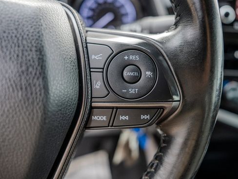 Used 2022 Toyota Camry SE image 17