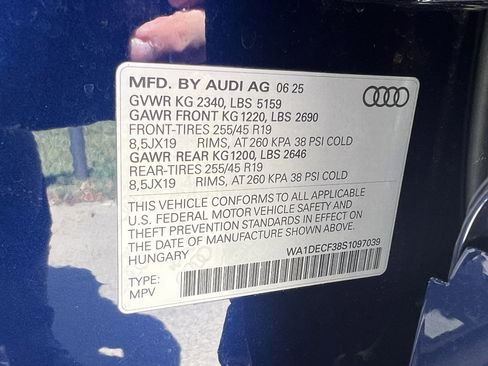 Certified 2025 Audi Q3 2.0T Premium w/ Convenience Package AWD/4WD image 37