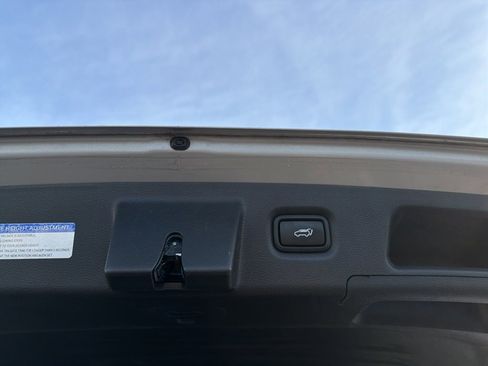 Used 2021 Hyundai Santa Fe SEL w/ Convenience Package image 12