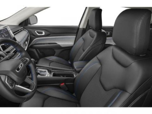 Used 2022 Jeep Compass Latitude FWD image 12