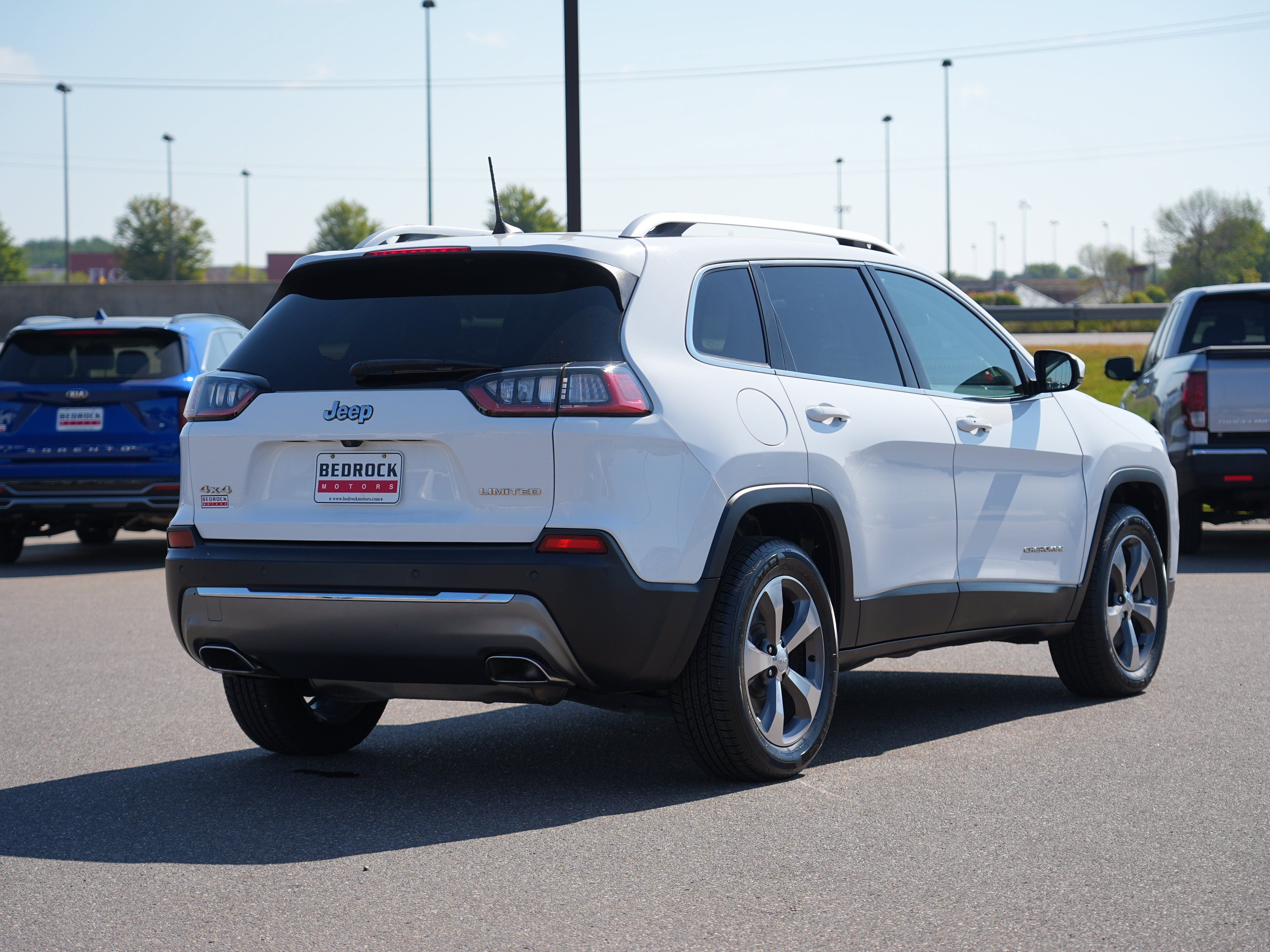 Used 2019 Jeep Cherokee Limited AWD/4WD image 3