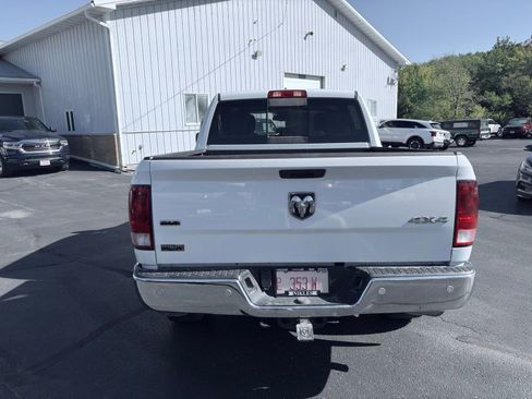 Used 2020 RAM 1500 Classic SLT w/ Luxury Group image 9