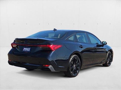 Used 2022 Toyota Avalon XSE image 5