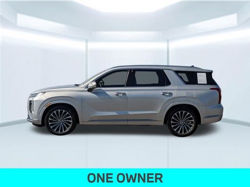 Used 2024 Hyundai Palisade Calligraphy FWD image 2