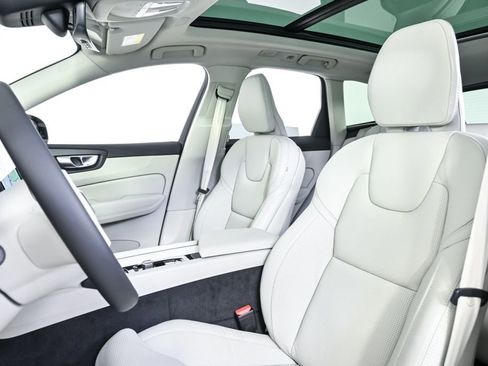 New 2026 Volvo XC60 T8 Ultra w/ Protection Package Premier AWD/4WD image 5
