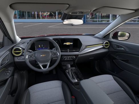 New 2026 Chevrolet Trax LT w/ LT Convenience Package FWD image 15