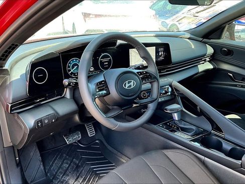 New 2025 Hyundai Elantra SEL image 28
