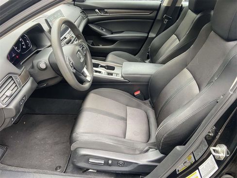 Used 2018 Honda Accord EX image 16
