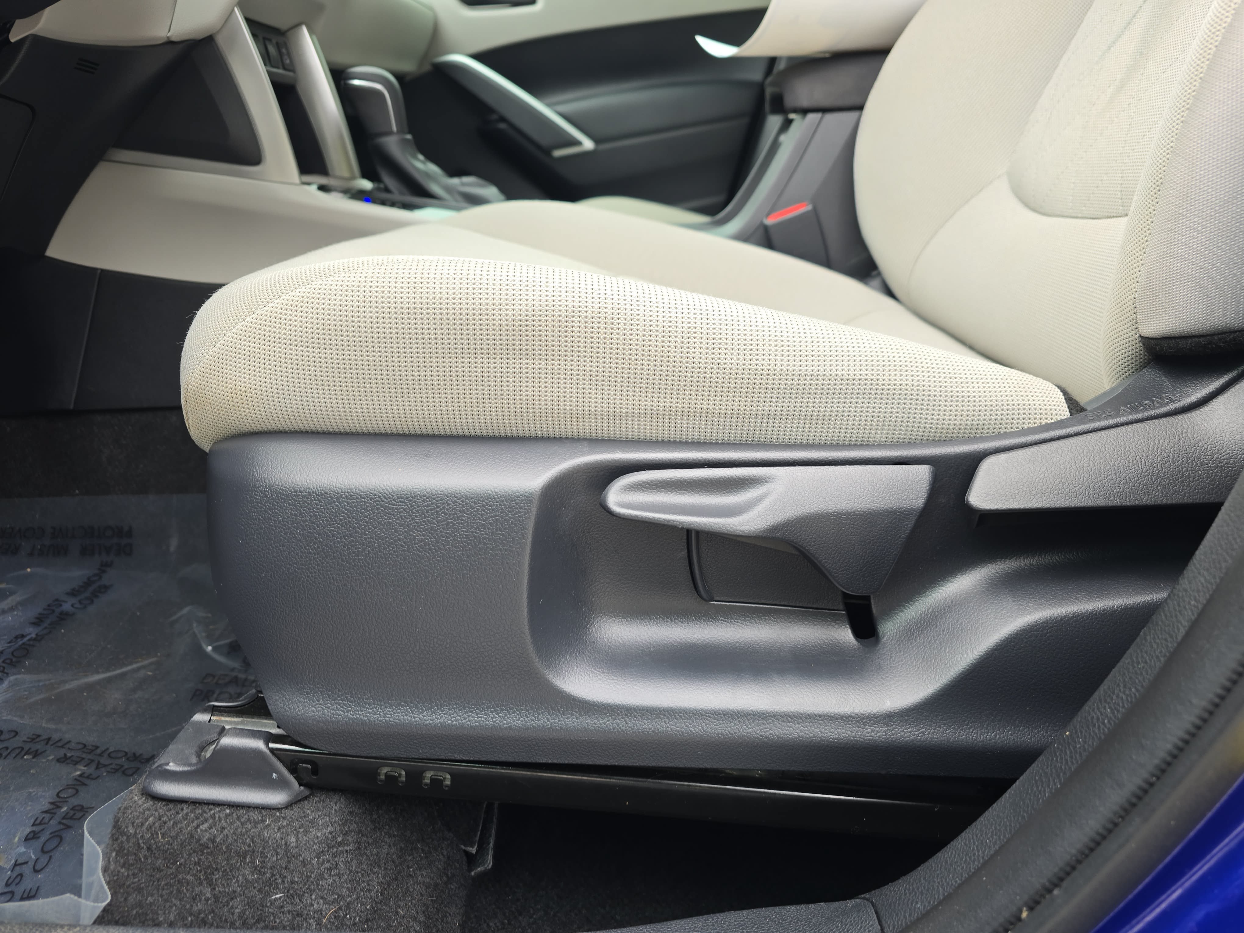 Used 2025 Toyota Corolla Cross LE FWD image 27