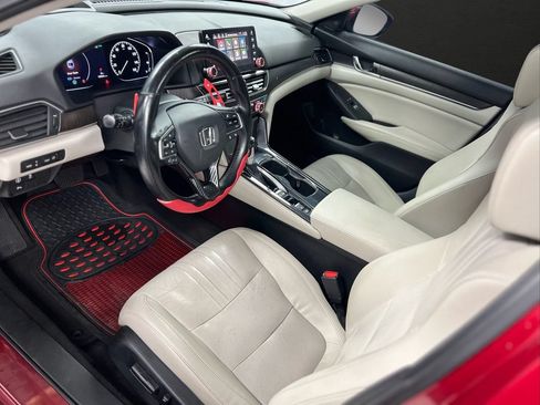 Used 2018 Honda Accord Touring image 10