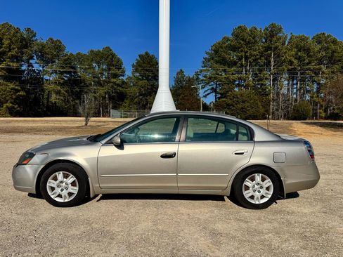 Used 2005 Nissan Altima 2.5 S image 9