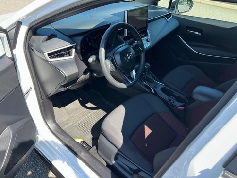 Certified 2025 Toyota Corolla SE w/ SE Premium Package FWD image 12