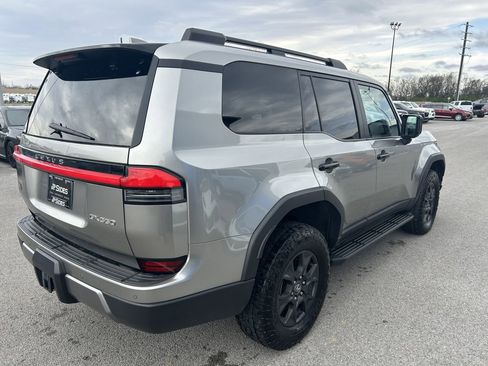 Used 2024 Lexus GX 550 image 5