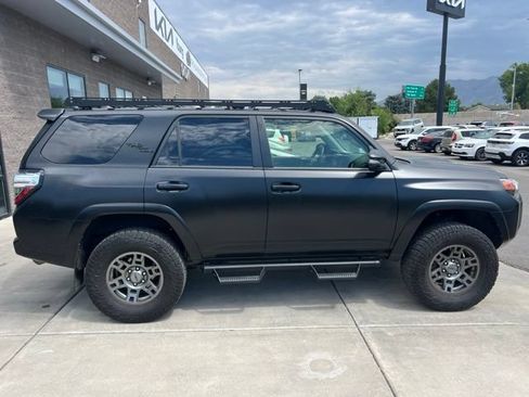 Used 2024 Toyota 4Runner TRD Off-Road Premium AWD/4WD image 4