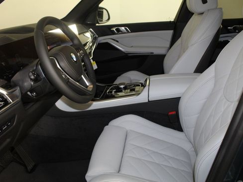 New 2026 BMW X5 xDrive40i w/ Premium Package image 5
