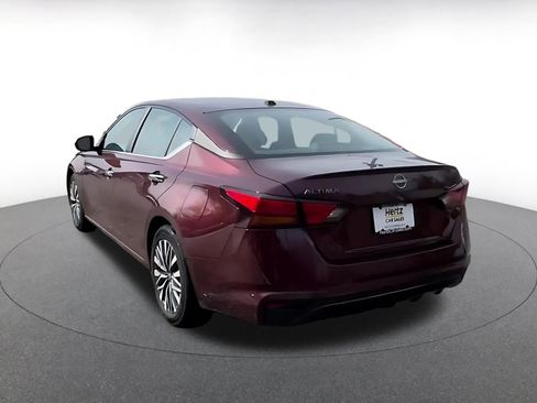 Used 2025 Nissan Altima 2.5 SV image 10