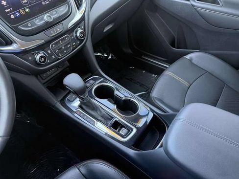 Used 2022 Chevrolet Equinox Premier AWD/4WD image 30