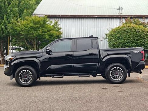 Used 2024 Toyota Tacoma TRD Sport w/ TRD Sport Upgrade Package AWD/4WD image 8