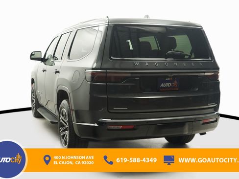 Used 2022 Jeep Wagoneer Series III AWD/4WD image 16