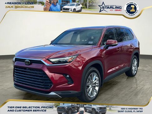 Used 2025 Toyota Grand Highlander AWD image 1