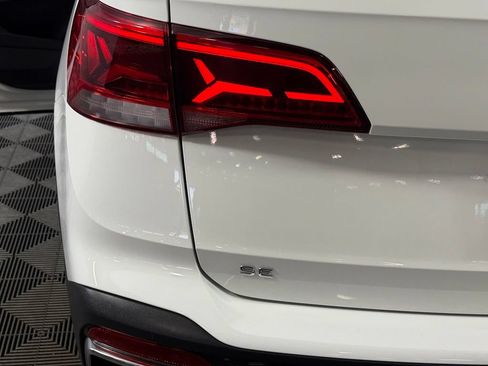 Used 2023 Volkswagen Taos SE w/ Panoramic Sunroof Package FWD image 13