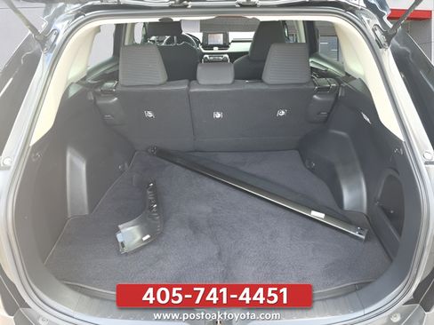 Used 2021 Toyota RAV4 LE AWD/4WD image 31