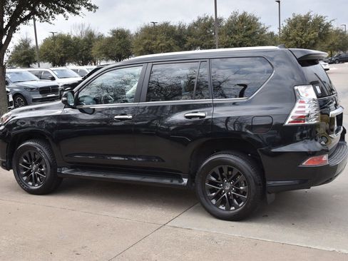 Used 2023 Lexus GX 460 Premium w/ Premium Package image 11