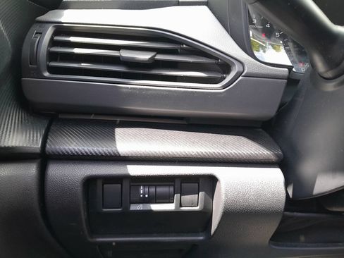 Used 2024 Subaru Crosstrek 2.0i AWD/4WD image 15