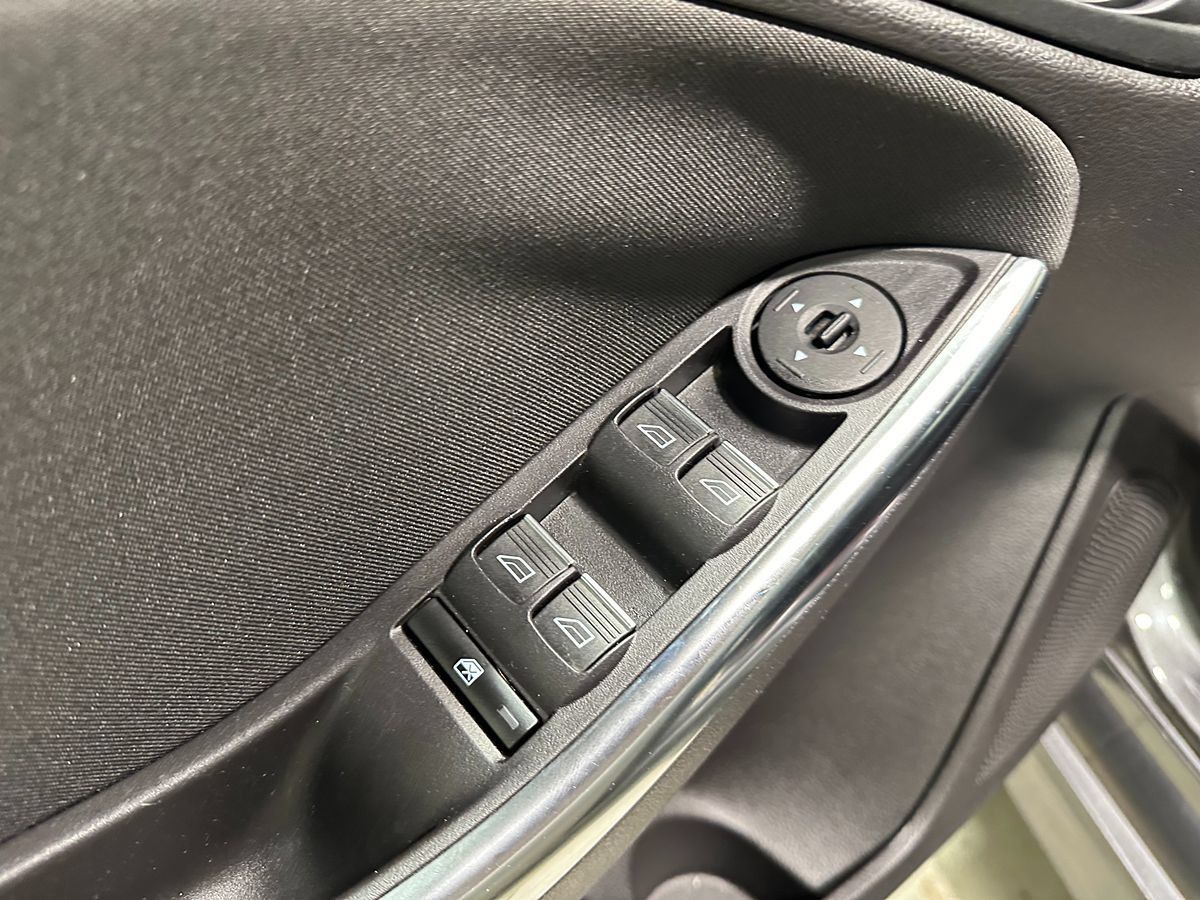 Used 2015 Ford Focus ST w/ Equipment Group 402A FWD image 23